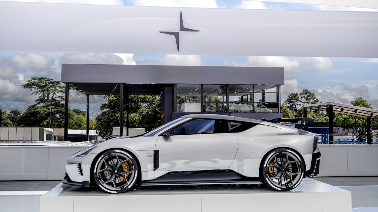 Witte Polestar Concept BST vanaf zijkant geschoten