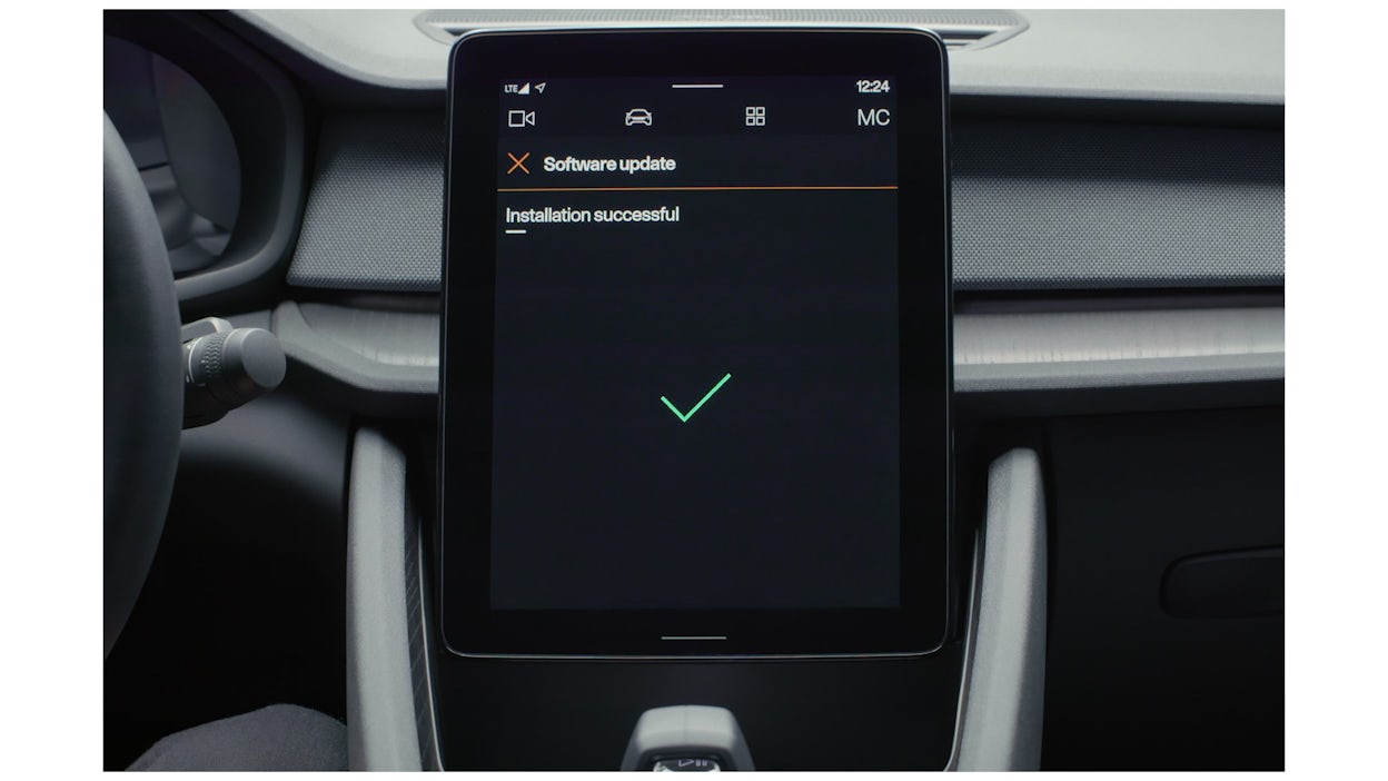 Polestar 2 OTA software update installation successful display